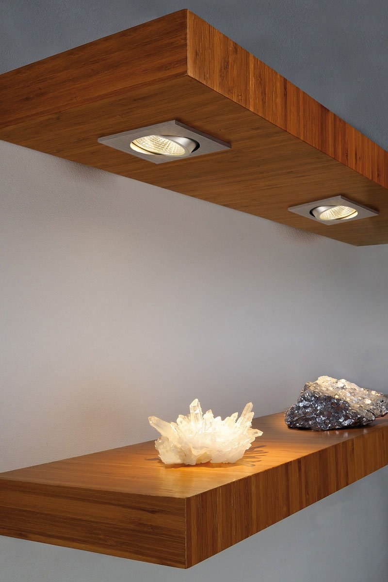 Деревянная полка с подсветкой