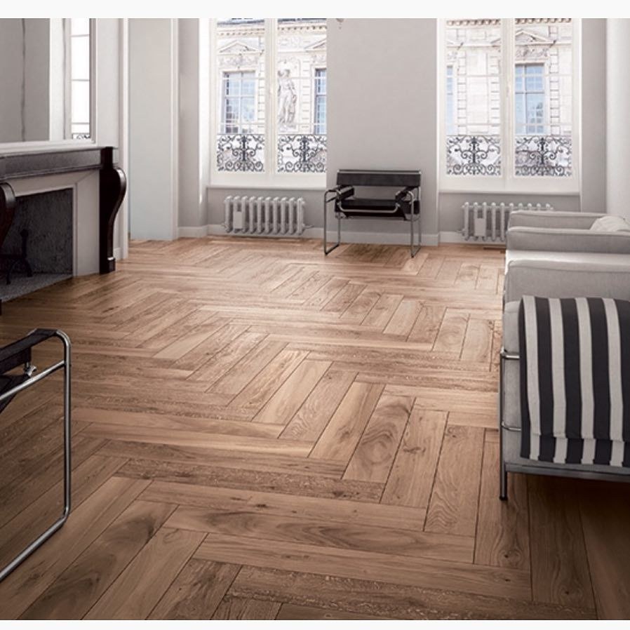 Плитка под паркет елочкой