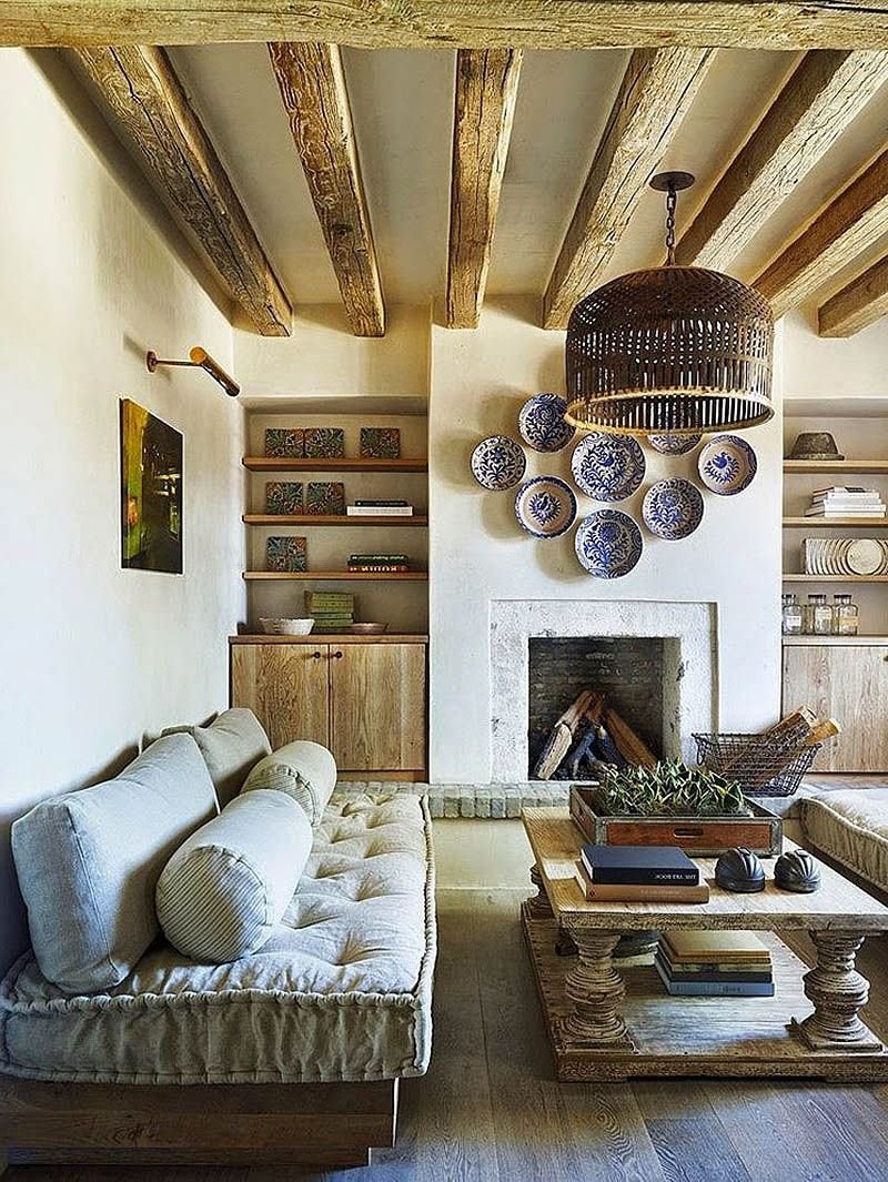 Кирпичная стена в интерьере гостиной