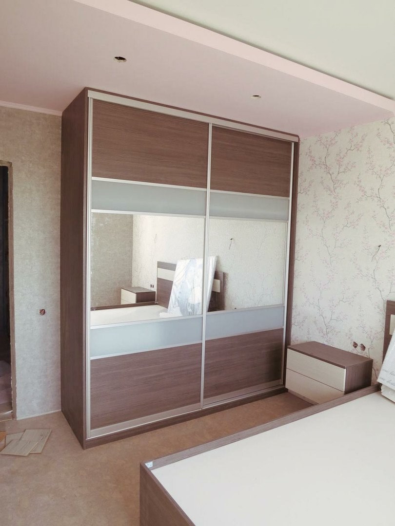 Двери купе ЛДСП И зеркало