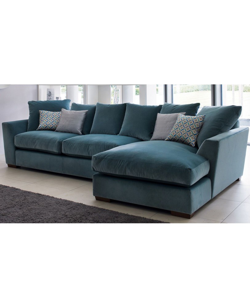 Современный диван в гостиную