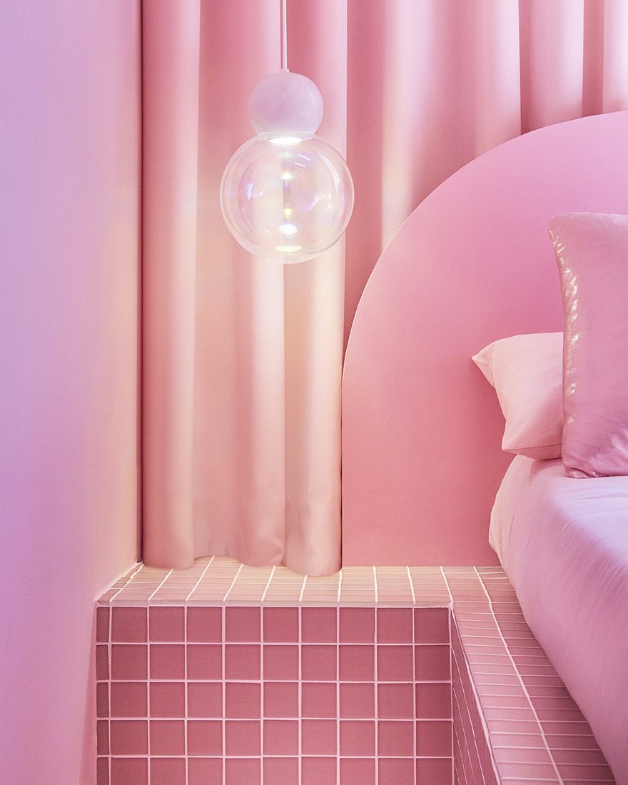 Однокомнатная квартира в розовых тонах