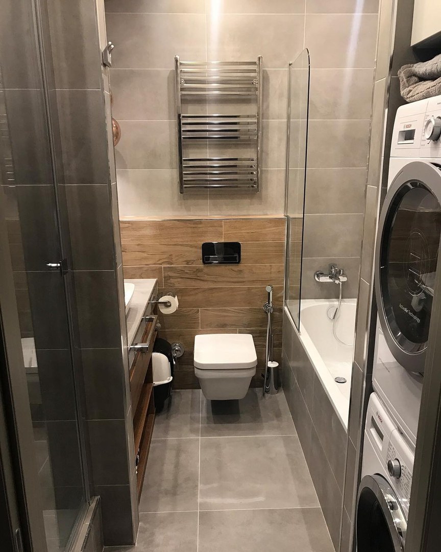 Душевая комната с туалетом и стиральной