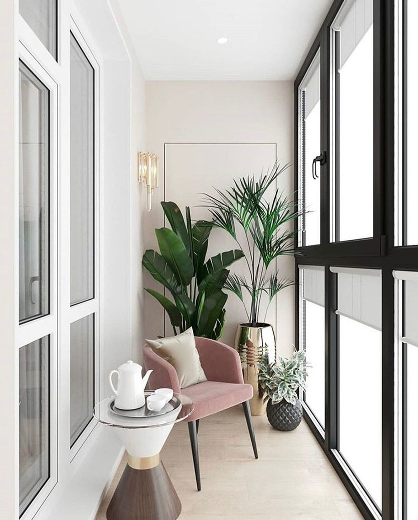 Стильный маленький балкон