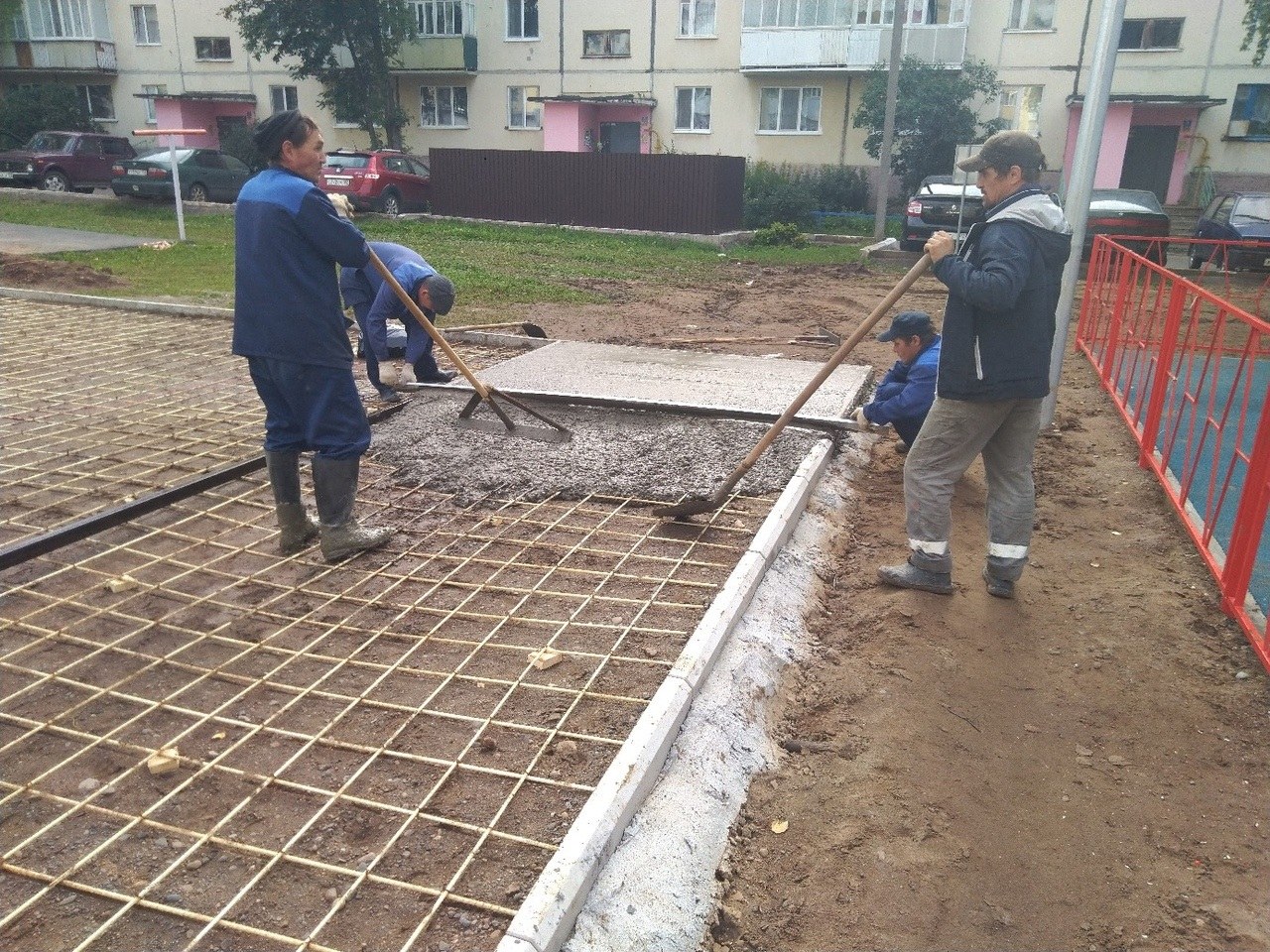 Заливка бетонного основания. Бетонирование детской площадки. Подготовка основания для тротуарной плитки. Благоустройство без бетонирования. Забетонированная детская площадка.