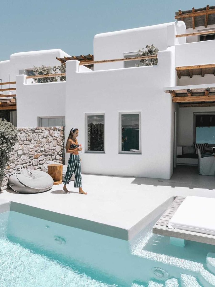 Домик в греческом стиле