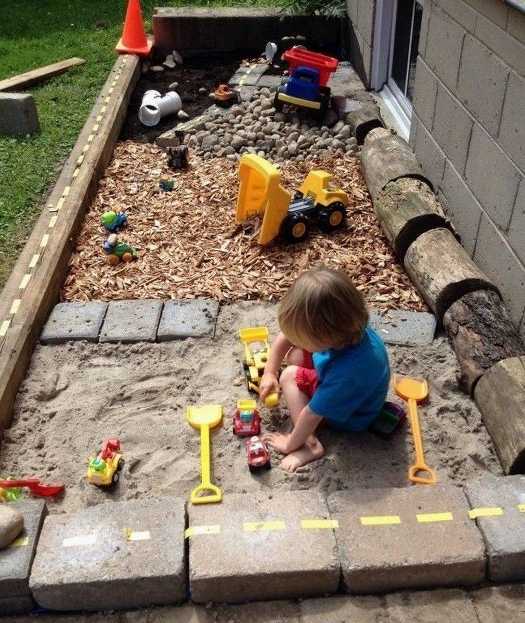 Во что можно поиграть на улице 3. Песочница во дворе. Идеи для детской площадки. Оригинальная песочница. Игрушки для двора детям.