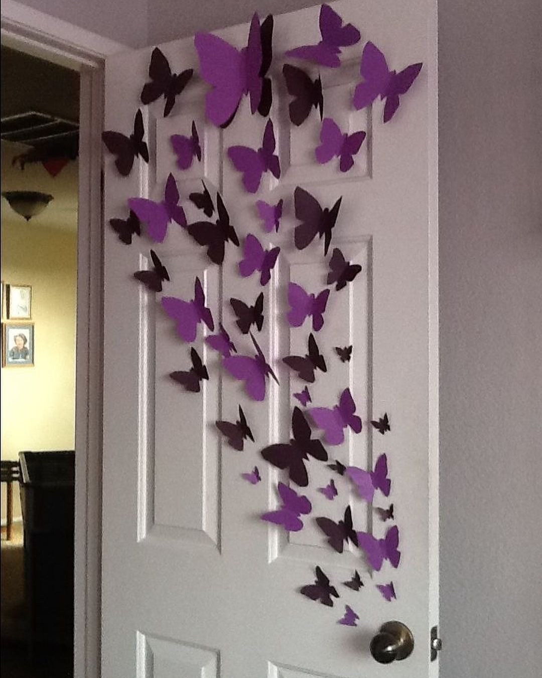 Бабочки на стену своими руками. Украсить стену бабочками. Украшение интерьера своими руками. Бабочки для украшения комнаты. Декор из бабочек на стену.