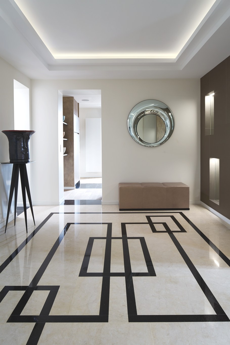 Керамогранит в прихожей