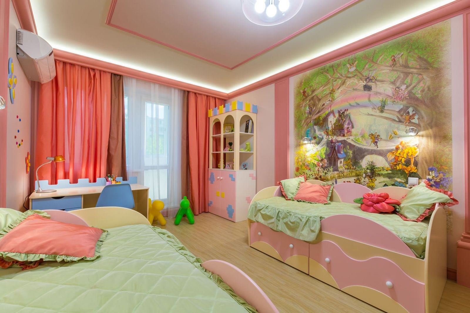 Комната для двоих девочек дизайн. Детские комнаты для девочек. Интерьер детской комнаты девочке. Детская для двух девочек. Детские спальни для девочек.