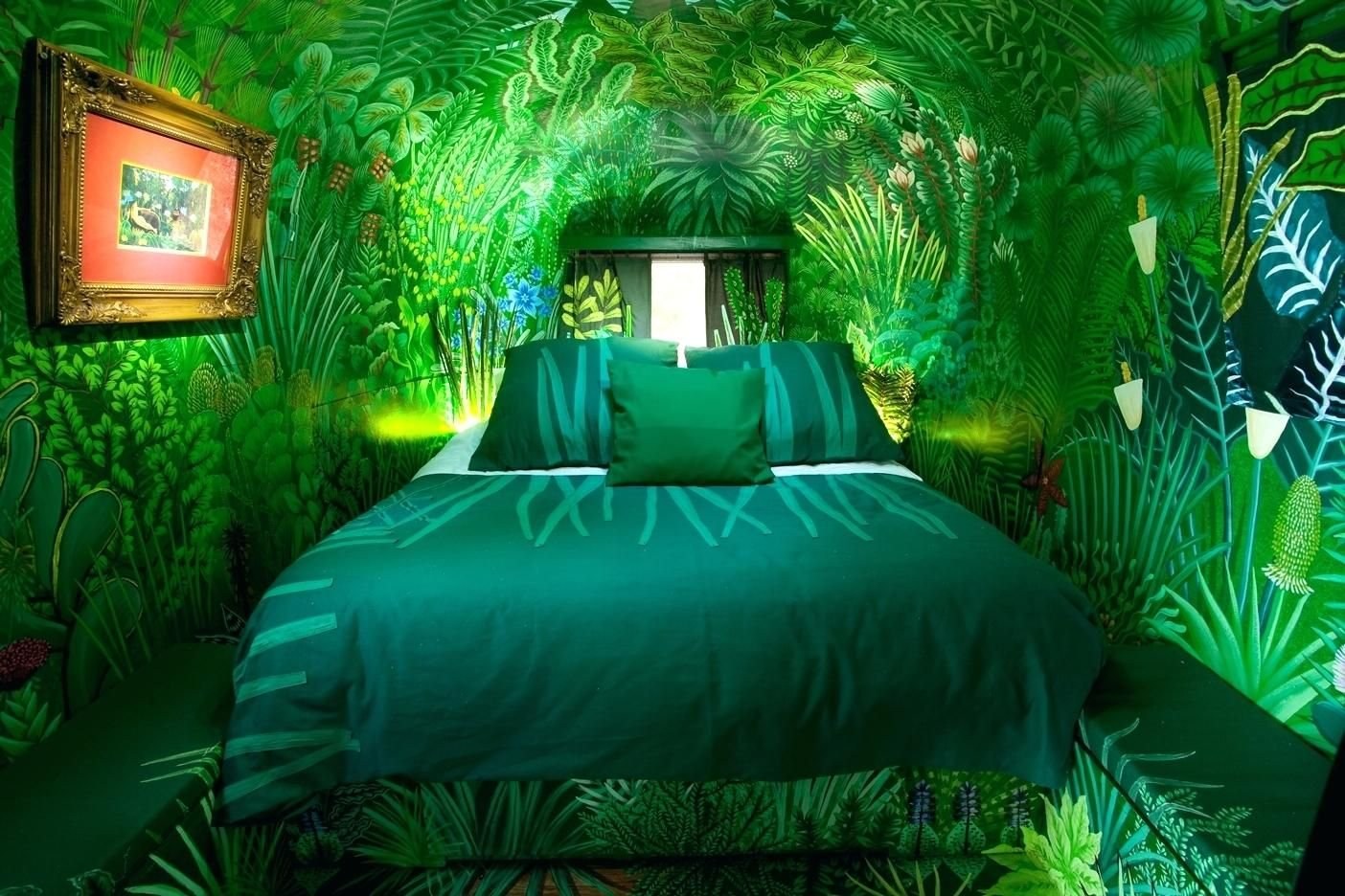 Джунгли внутри тебя. Спальня в зеленом цвете. Комната в зеленом стиле. Спальня в стиле леса. Комната в стиле природы.