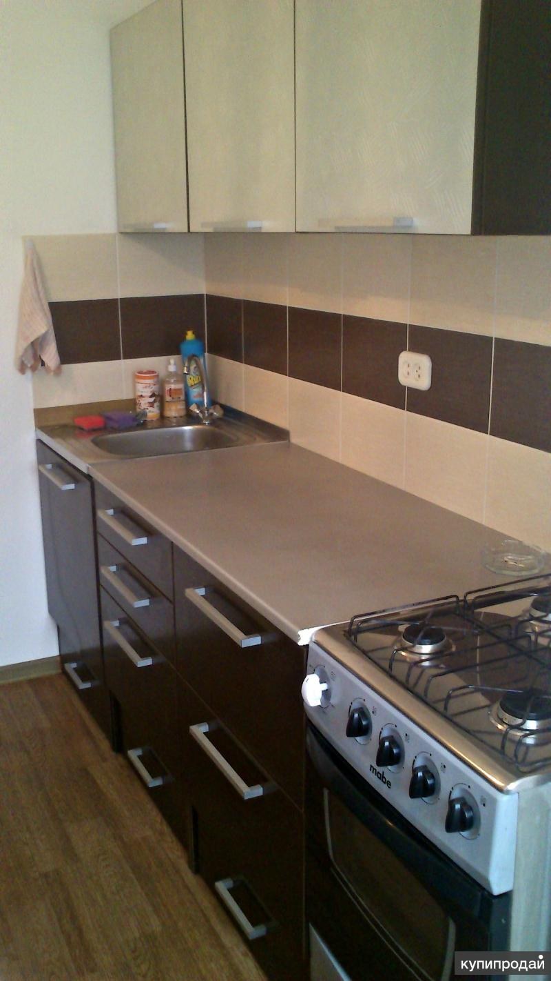 Кухонный гарнитур со встроенной плитой