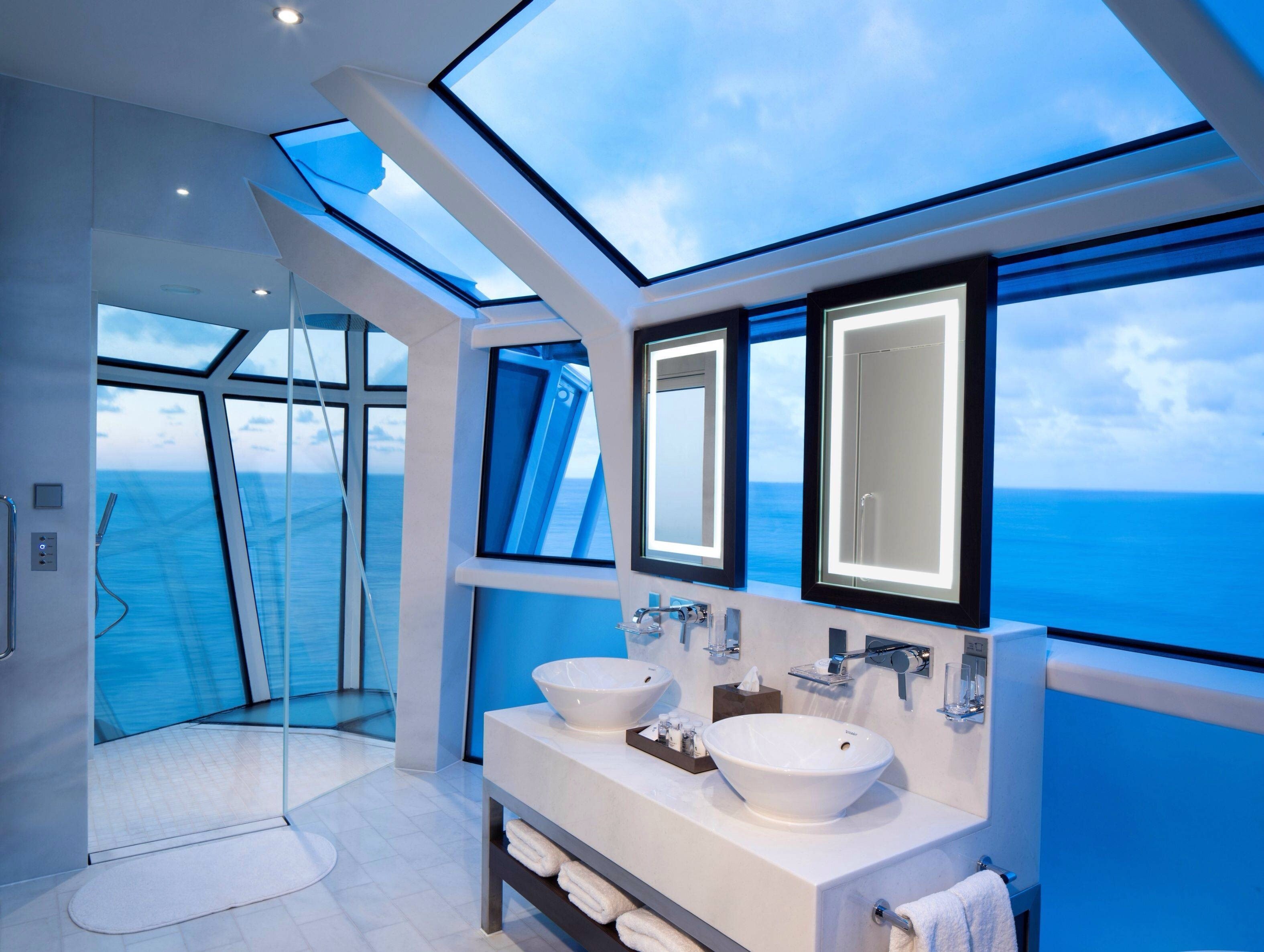 Туалет с видом на океан