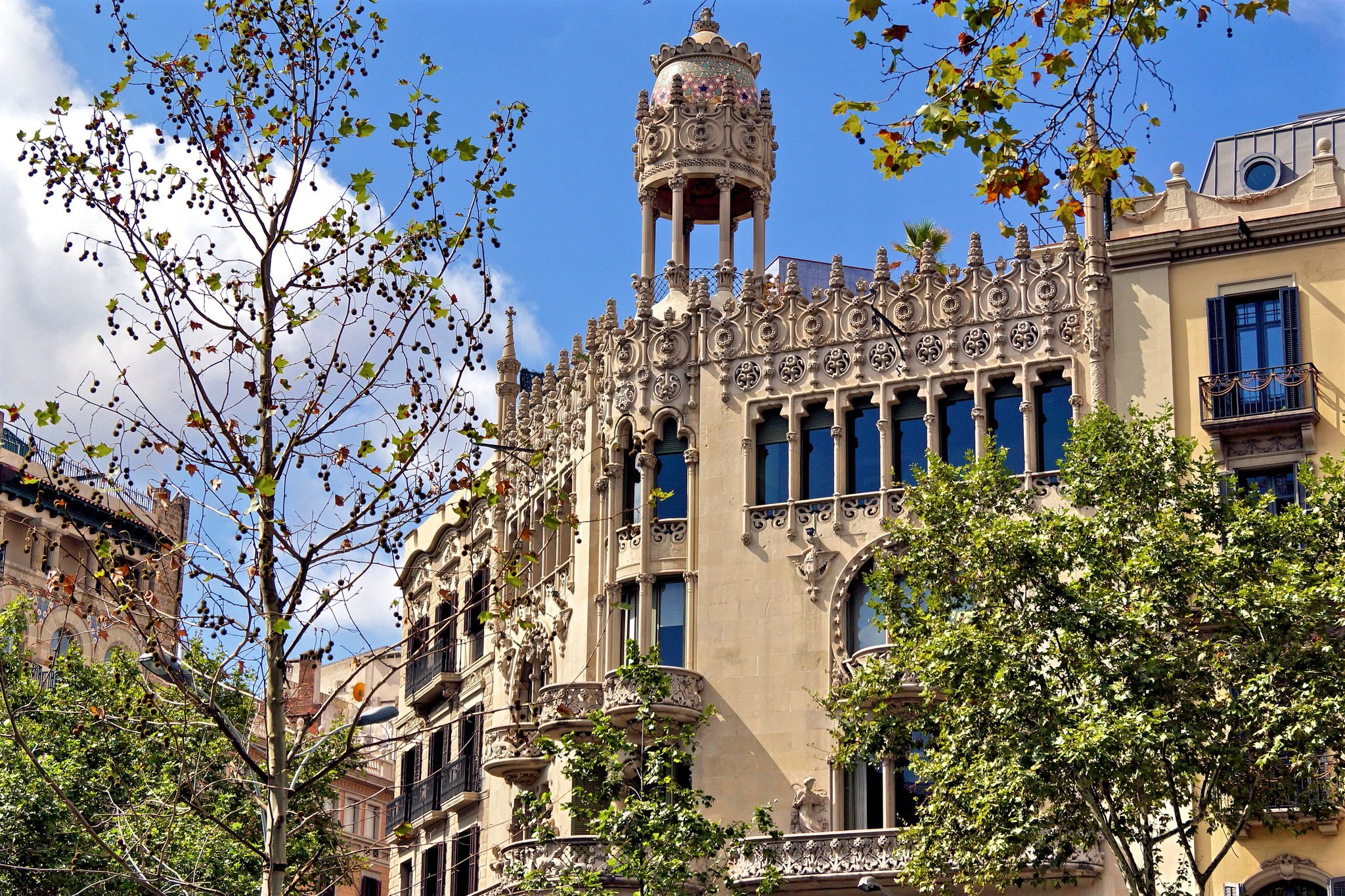 Дом Каса Льео Морера в Барселоне