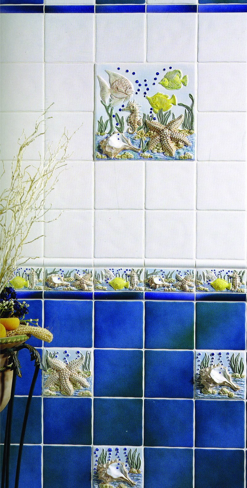 Плитка в ванной со вставками