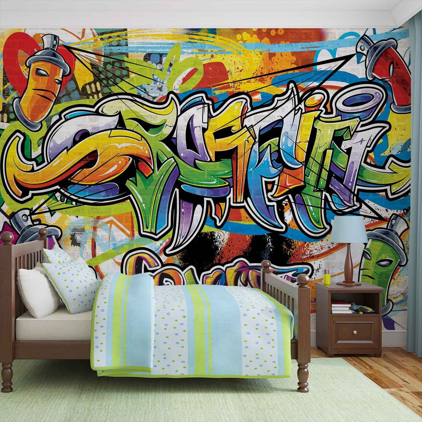 Абстрактное граффити на стене в квартире