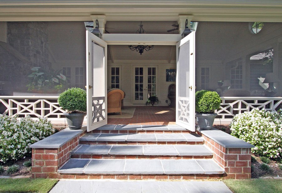 Входная группа с террасой