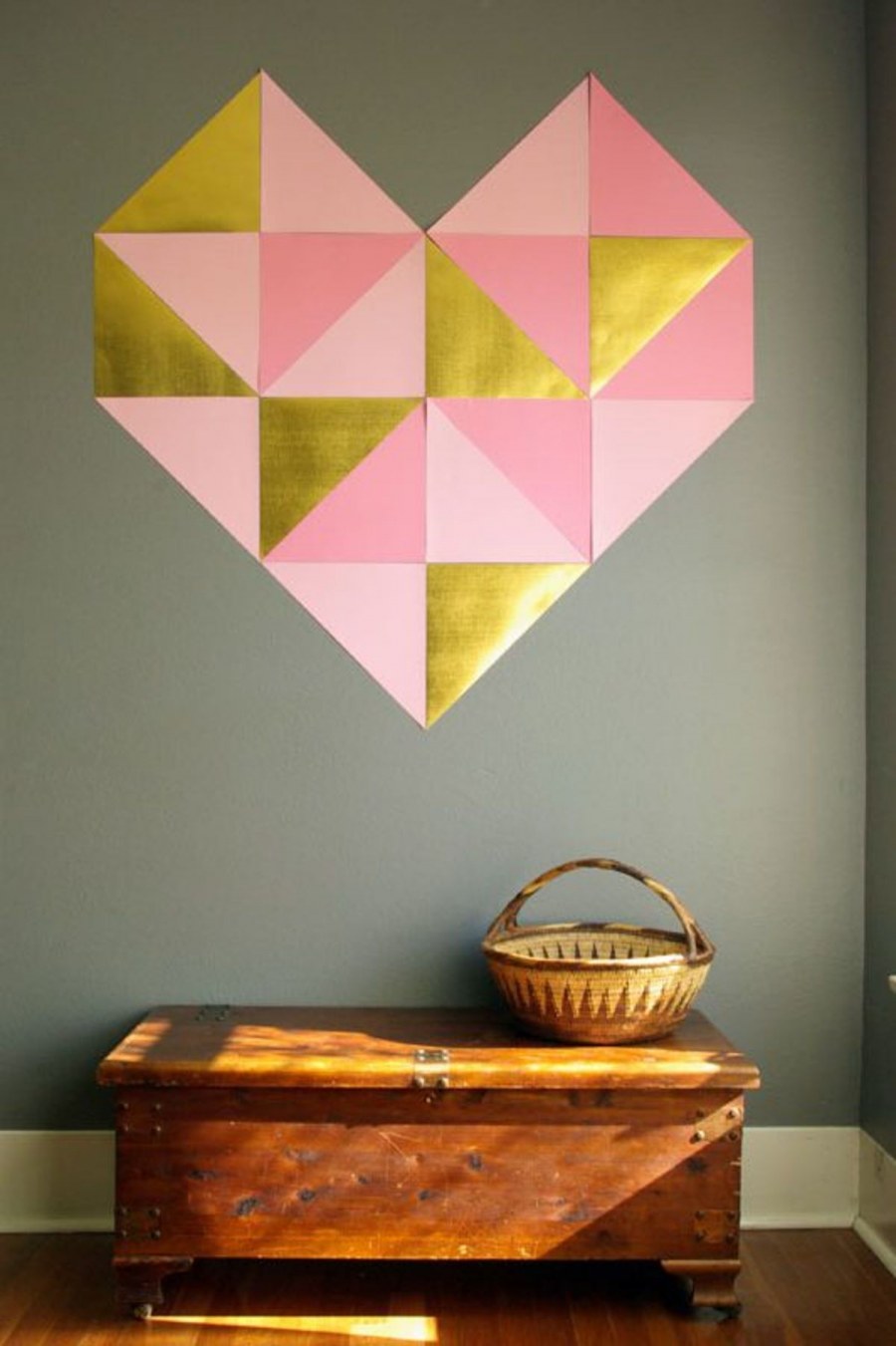 Геометрический декор стен