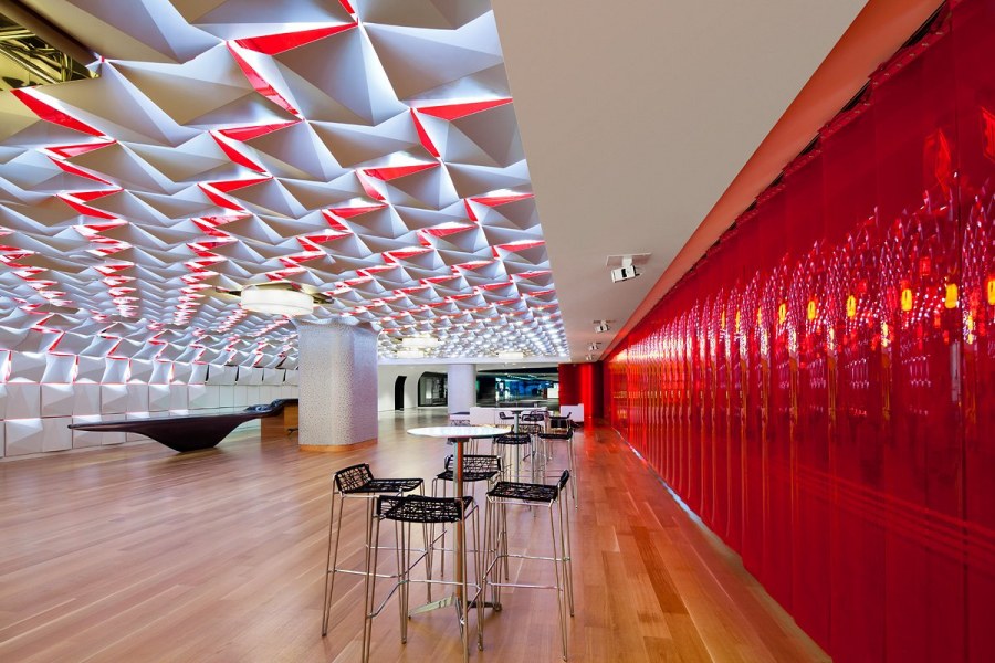 Потолок в выставочном зале