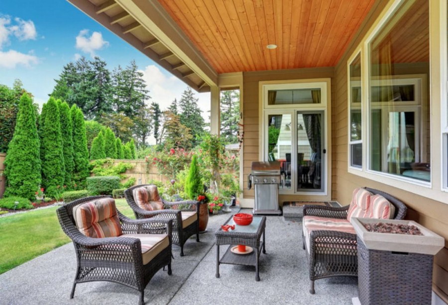 Летняя комната пристроенная к дому