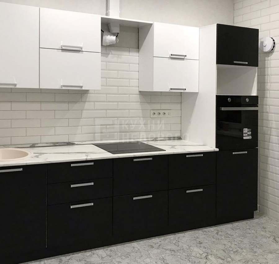 Кухонный гарнитур белый верх черный низ