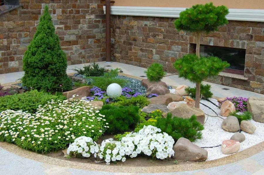 Рокарий со спиреей