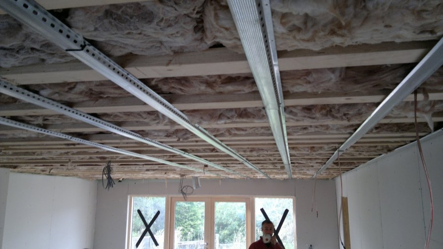 Подготовка потолка к натяжным потолкам в частном доме