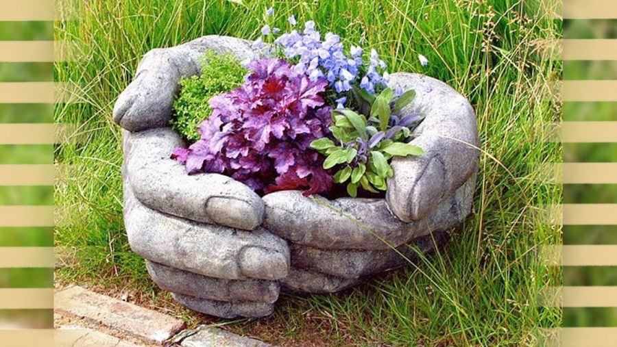 Оригинальные клумбы на даче