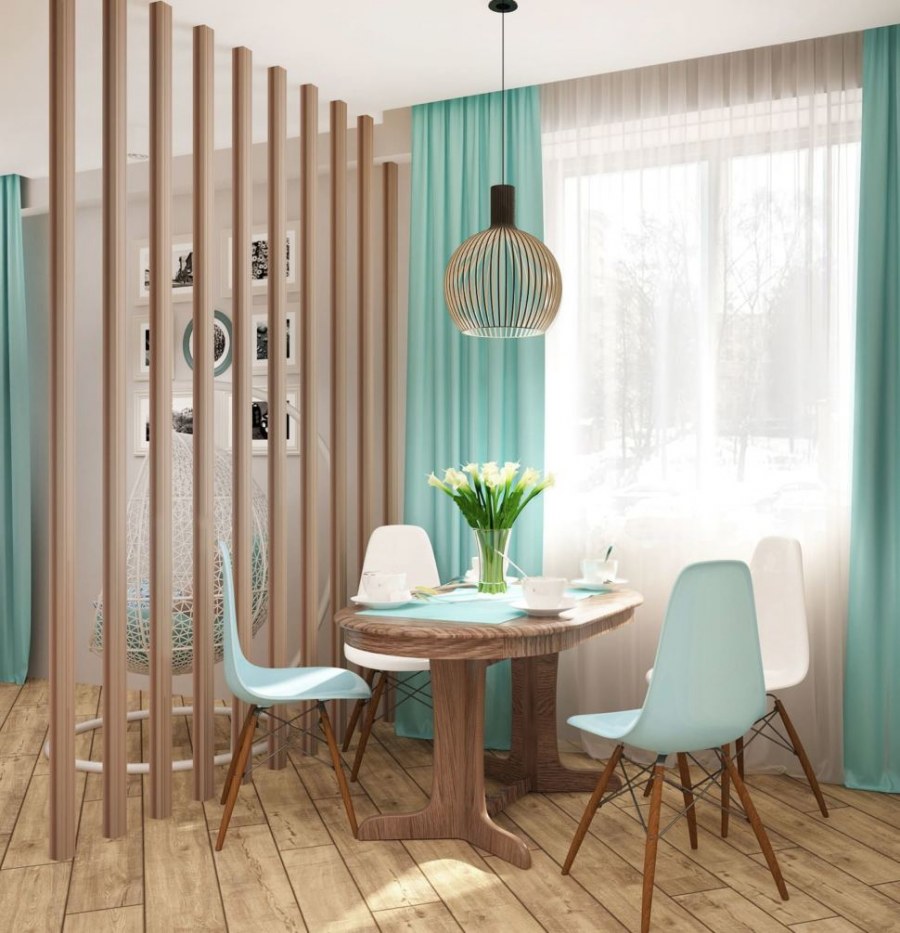 Круглый стол в эркере