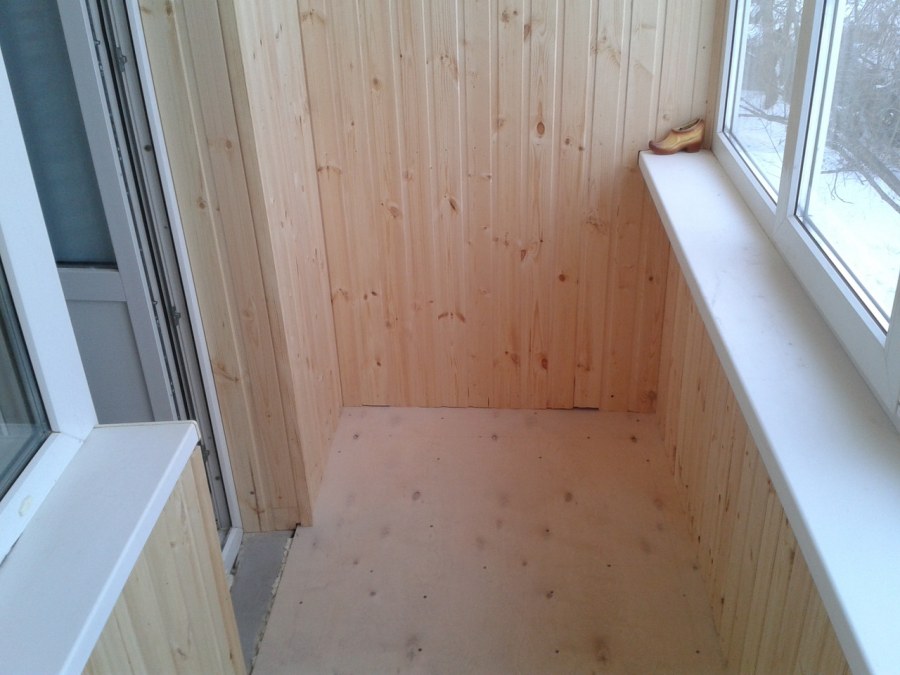 Отделка балкона внутри