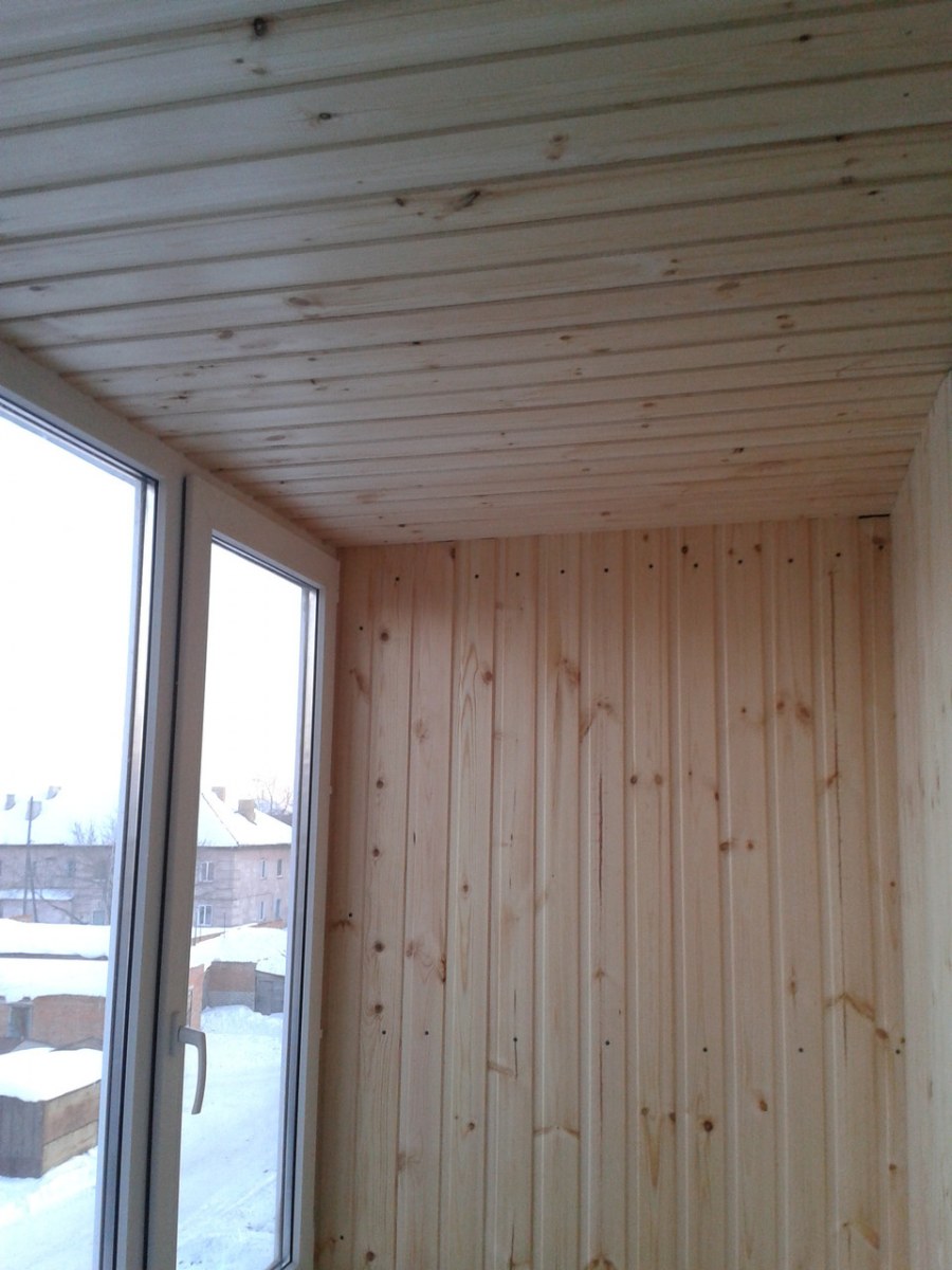 Отделка балкона евровагонкой