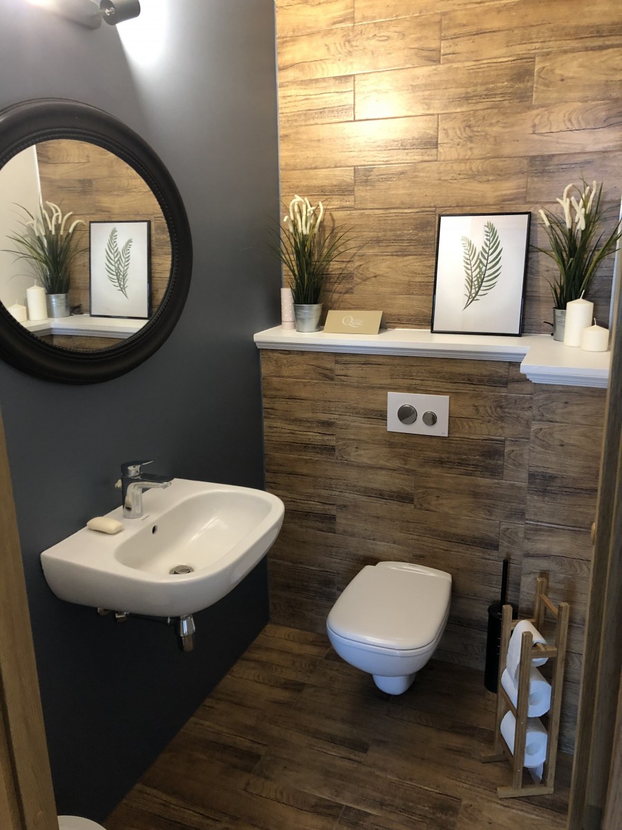 Интерьер туалета под дерево