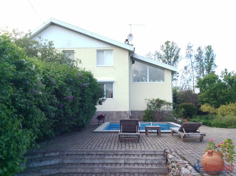 Ропшинская 12 детская площадка