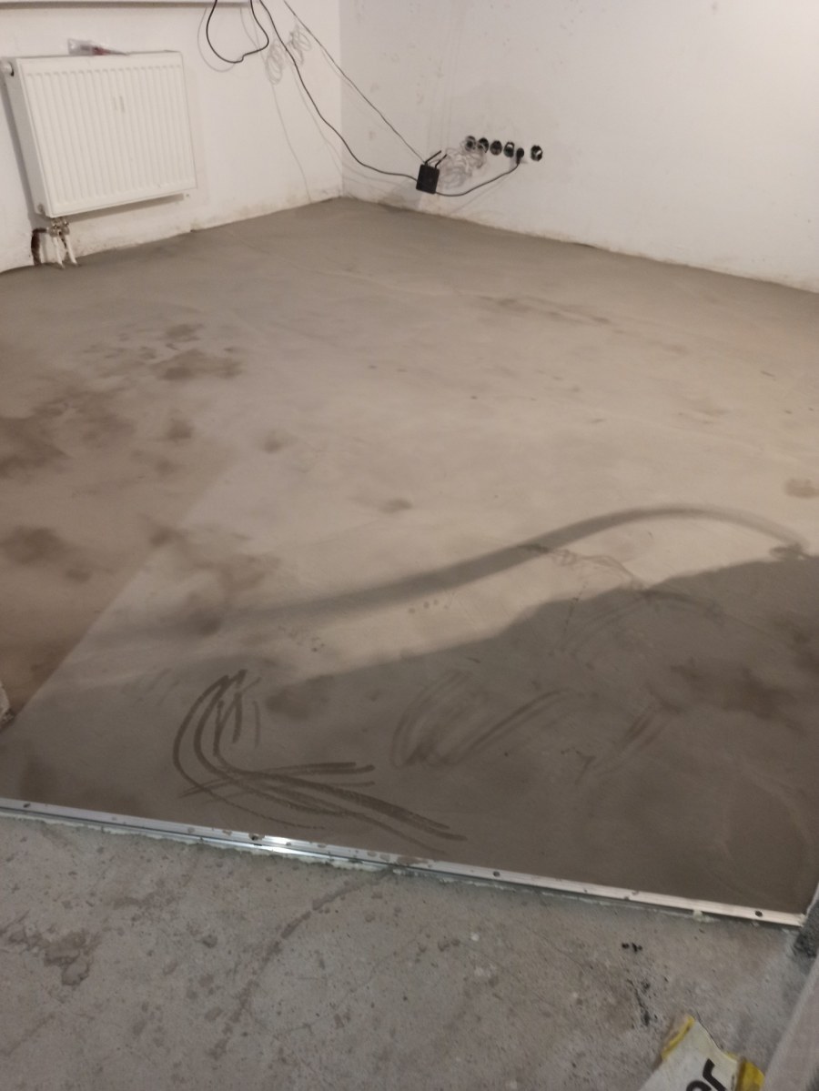 Строитель наливной пол