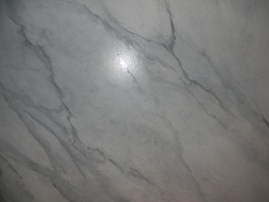 Натяжной потолок мрамор