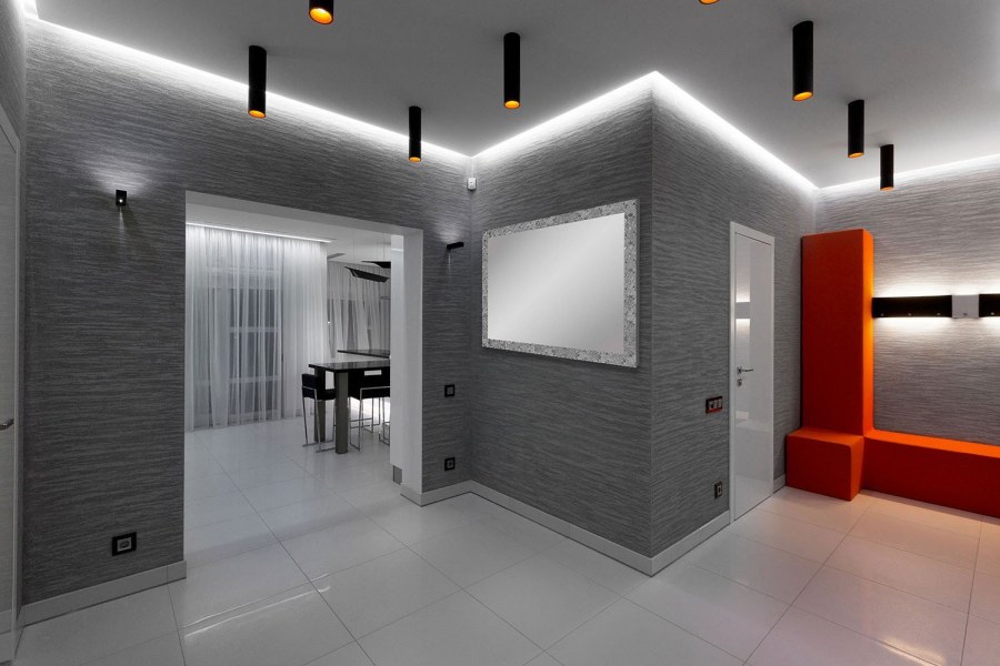 Серо белая прихожая