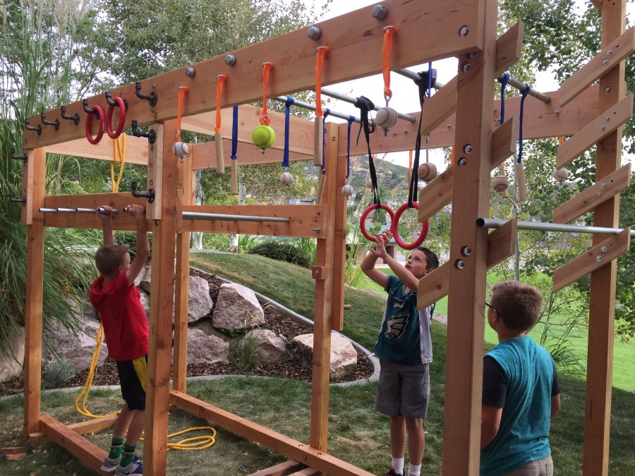 Лазелка для детской площадки