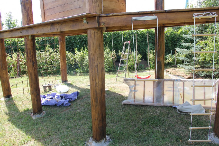 Деревянная площадка своими руками