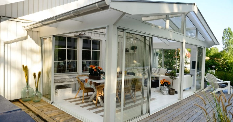 Веранда с панорамными окнами пристроенная к дому