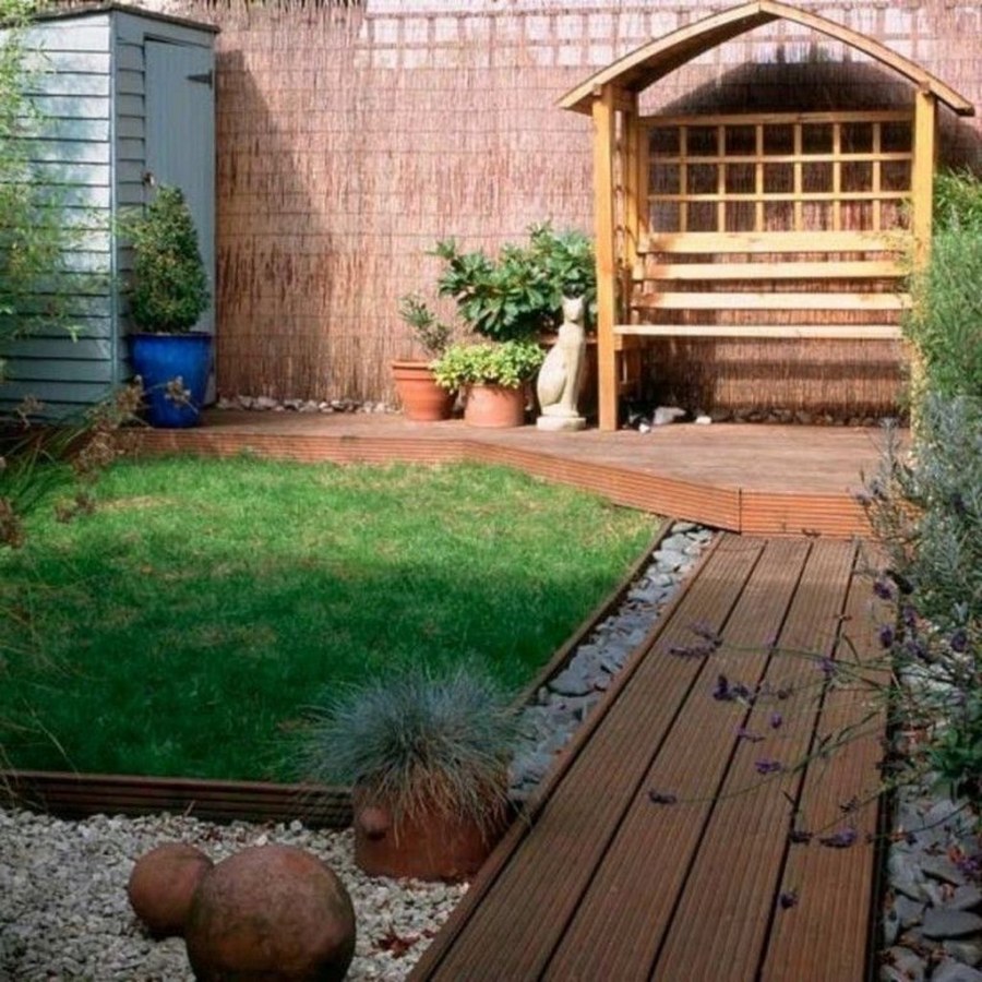 Деревянный настил на участке