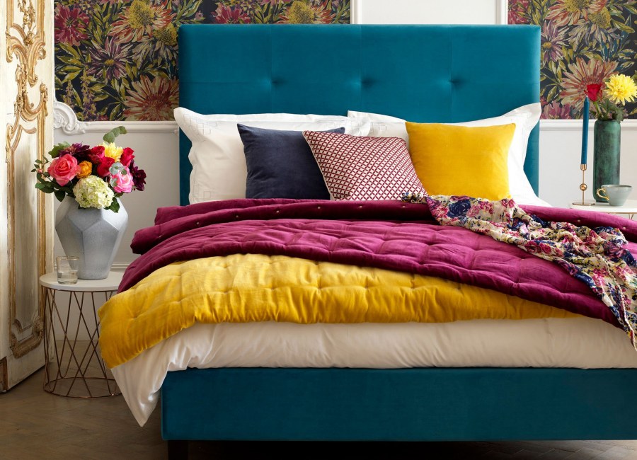 Яркая спальня