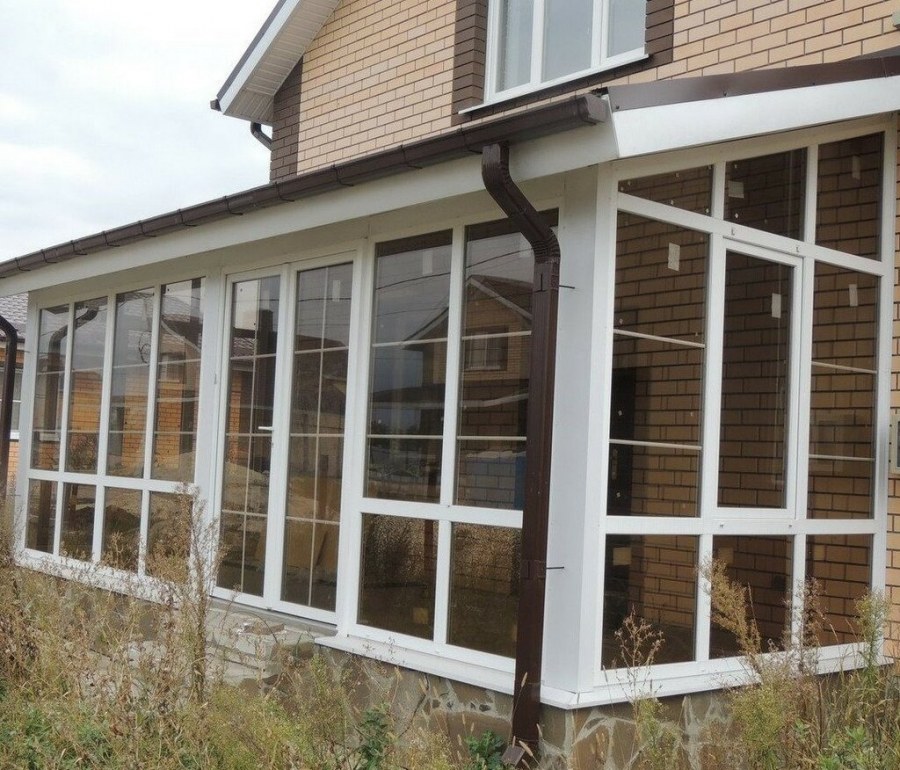 Остекление веранды Рехау