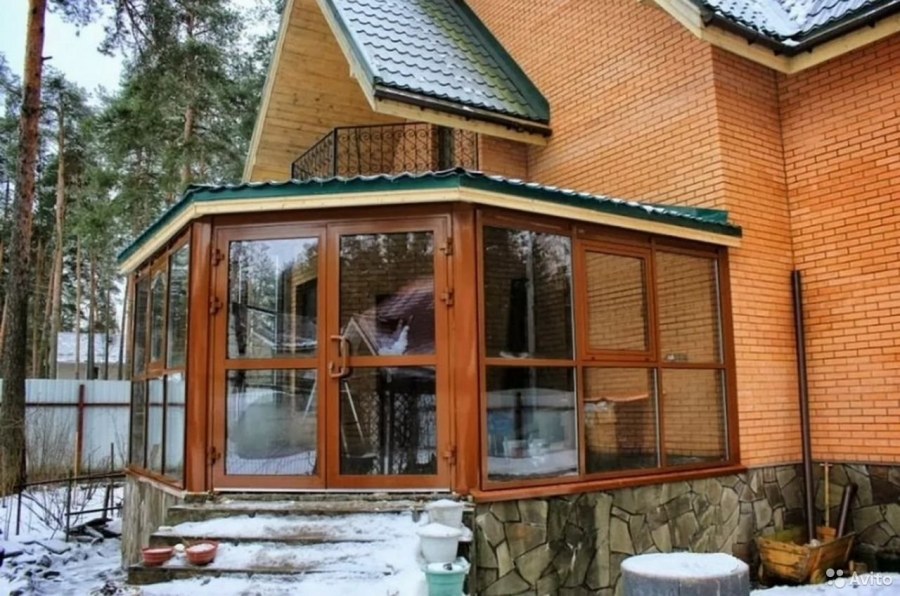 Застеклённая веранда с эркером