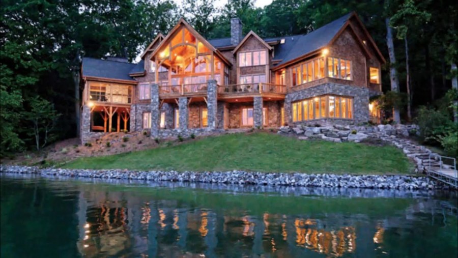 Дом из клееного бруса в Сосновом лесу