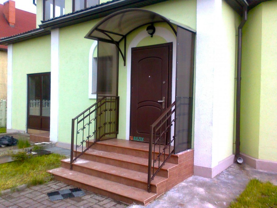 Застекленная входная группа