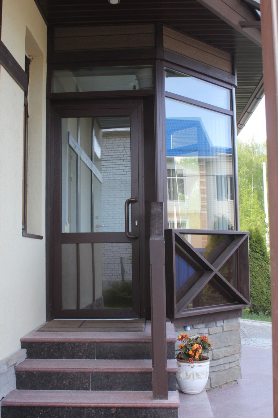 Входная группа в коттедж