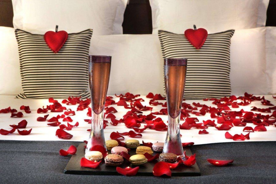 Атрибутика романтического вечера