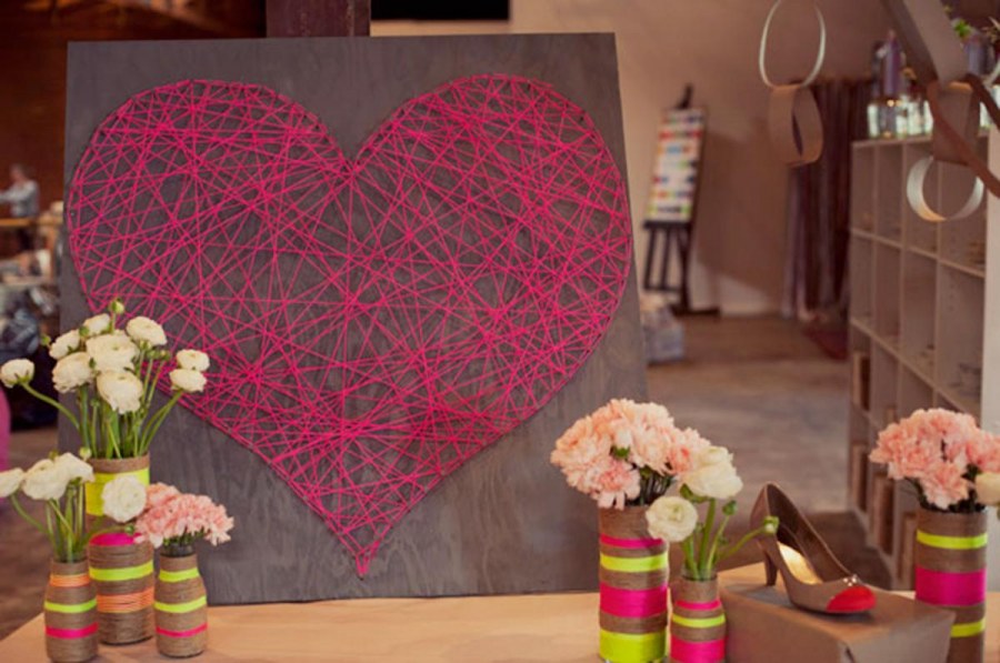 Сердце из ниток и гвоздей