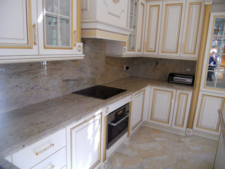 Столешница для кухни из гранита крема Валентино (crema Valentino)