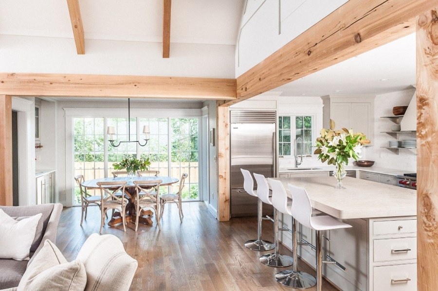 Кухня гостиная в средиземноморском стиле